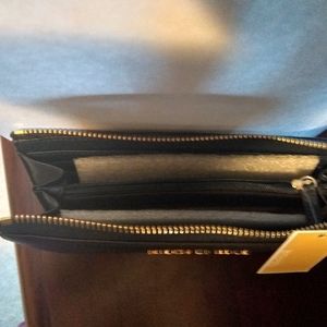 Micheal Kors Blue Wallet